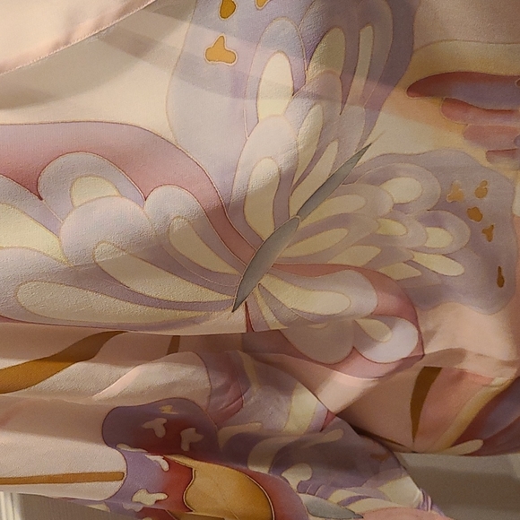 Spring Cape - Picture 3 of 5